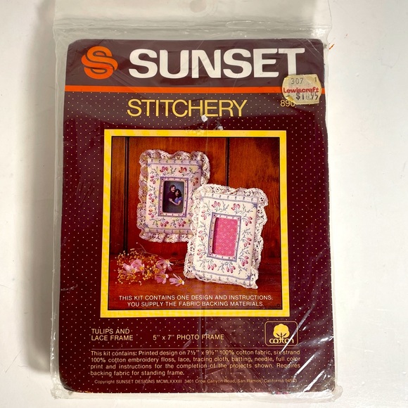 Vintage Sunset Stitchery Kit  Tulips and Lace Frame Old Stock 890 - Picture 1 of 3